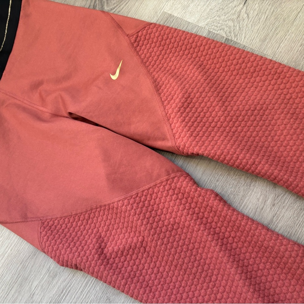 Nike women’s leggings sz M
